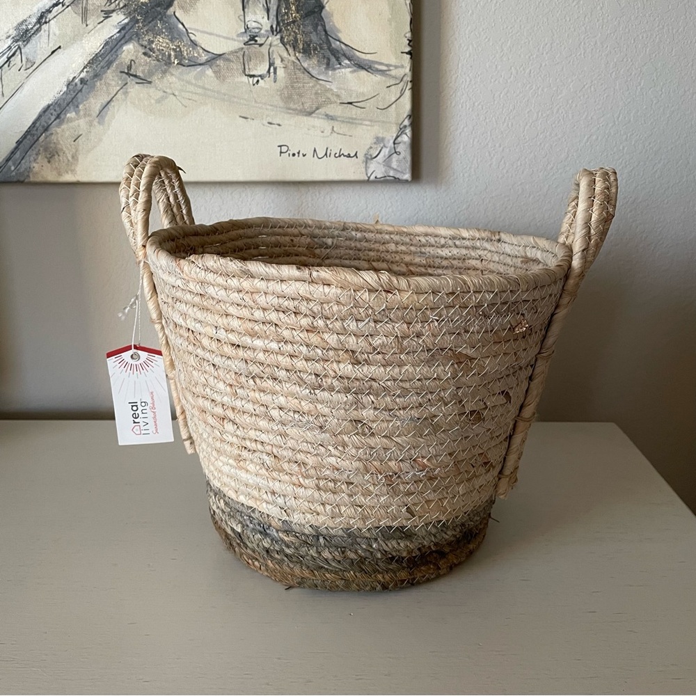 ❣️SOLD❣️NWT Decorative Storage Bin